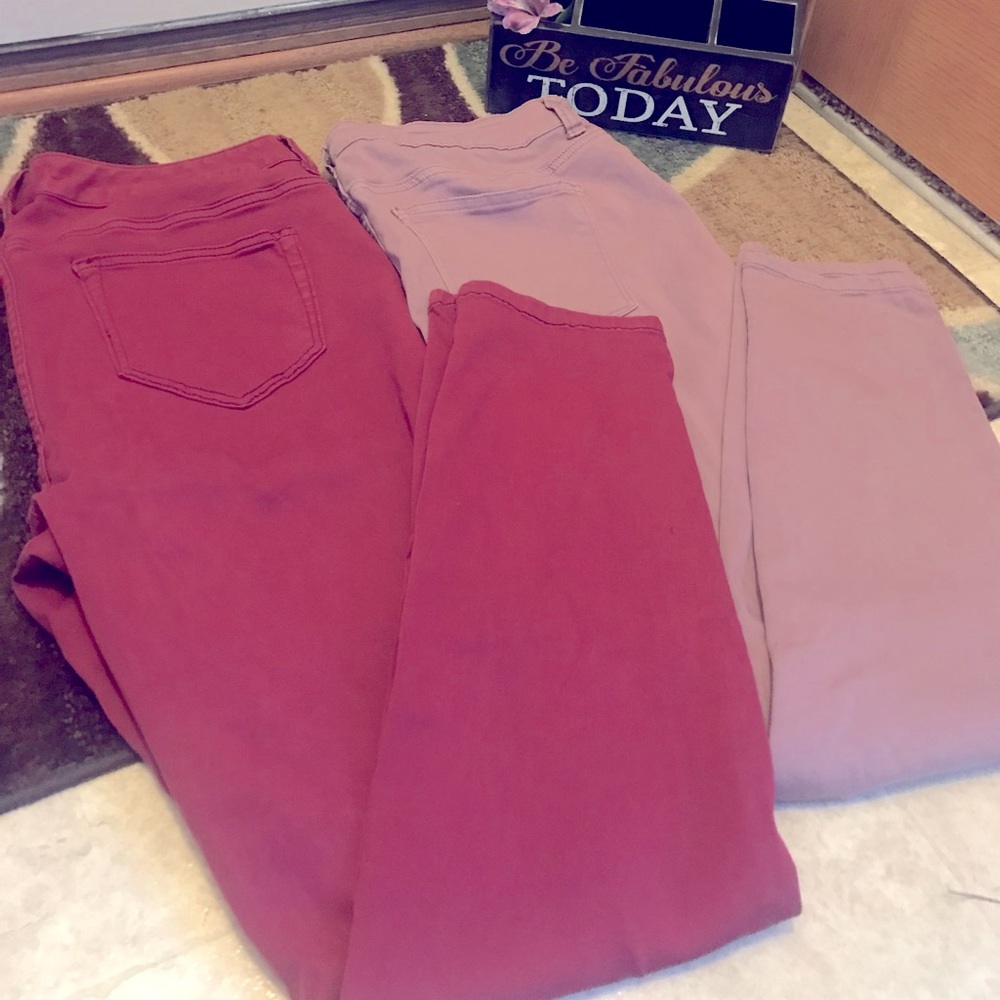 2 Pairs Of Pant Legging Jeans New Condition